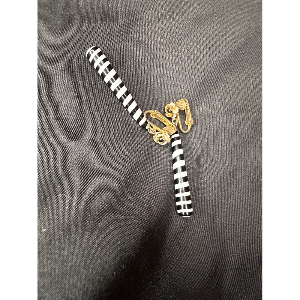 Stripped Glass Black & White Clip On Earrings Excellent Striped Drop Mod 80s